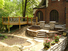 Round Cedar Deck in St. Louis