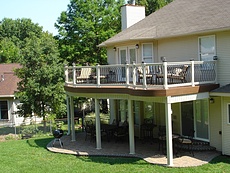 Composite Curved Deck St. Louis - Timbertech Walnut Decking with Almond Vinyl Rail