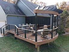 St. Charles, MO Curved Deck